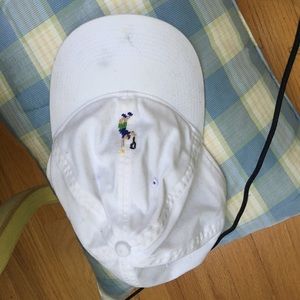 White Baseball cap w Embroidered Tennis Player